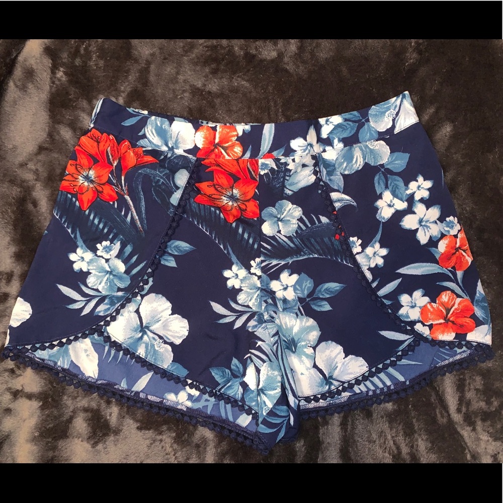 Jessica Simpson floral shorts